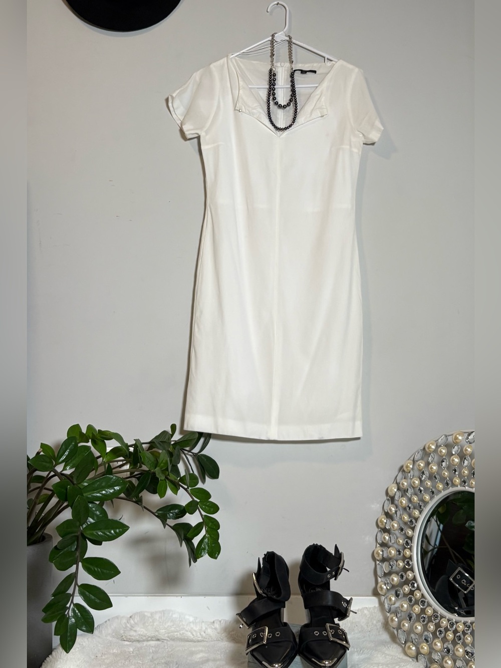 HUGO BOSS Ivory Structured Dress — US 2